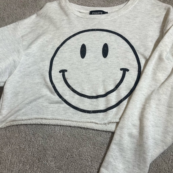 cute smiley crop top - Picture 2 of 2
